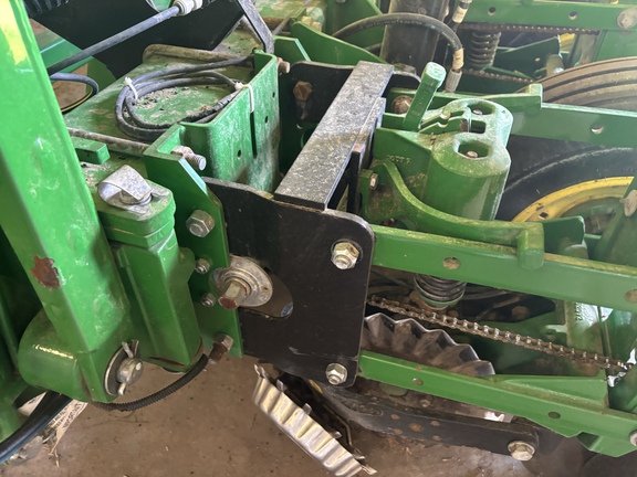 2016 John Deere 1755 Planter