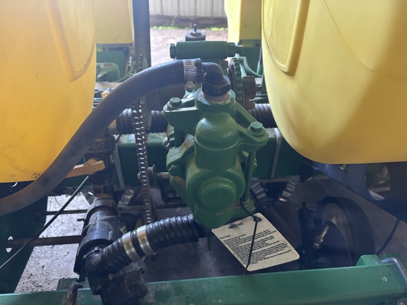 2016 John Deere 1755 Planter