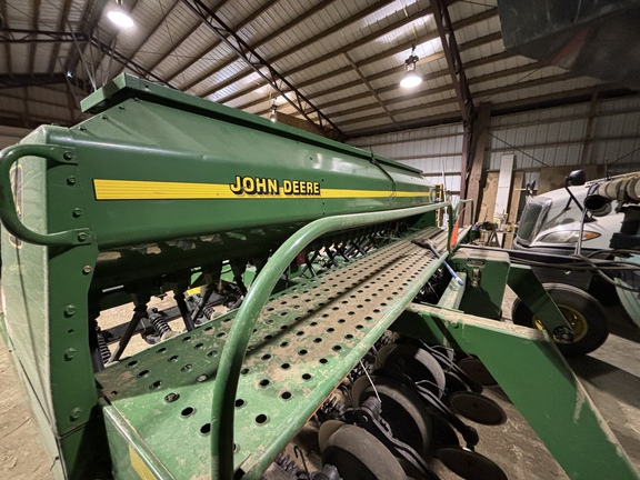 1998 John Deere 1560 Drill