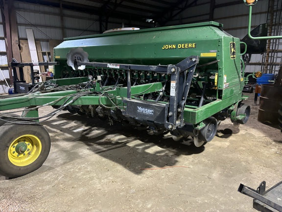 1998 John Deere 1560 Drill