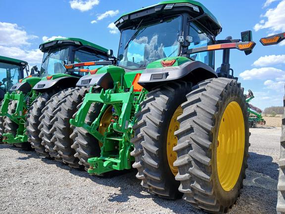2024 John Deere 8R 250 Tractor