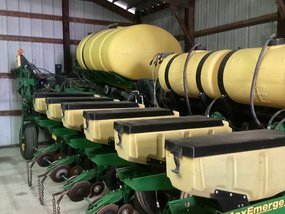 2011 John Deere 1770NT Planter