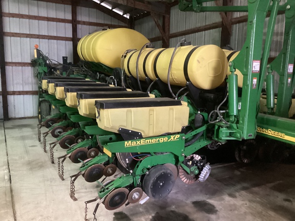 2011 John Deere 1770NT Planter