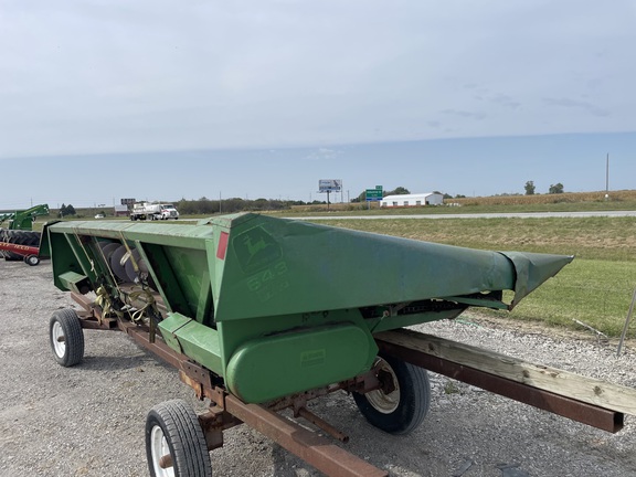 1980 John Deere 643 Header Corn Head