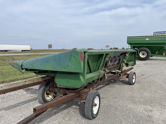 1980 John Deere 643 Header Corn Head