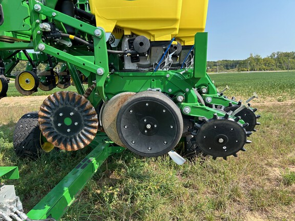 2024 John Deere 1745 Planter