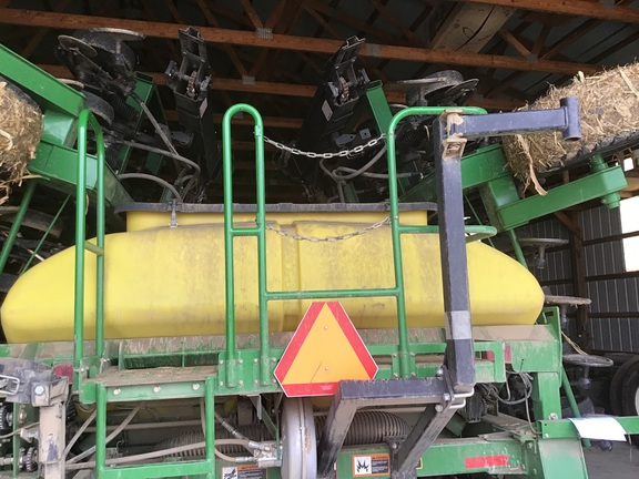 2004 John Deere 1890 Air Seeder