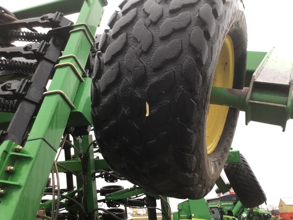 2004 John Deere 1890 Air Seeder