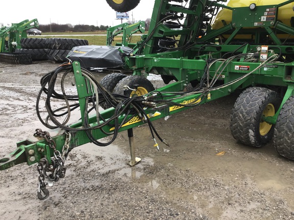 2004 John Deere 1890 Air Seeder