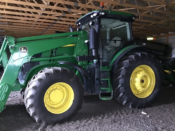 2017 John Deere 7250R Tractor