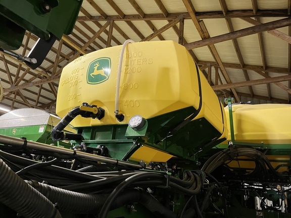 2022 John Deere 1775NT Planter