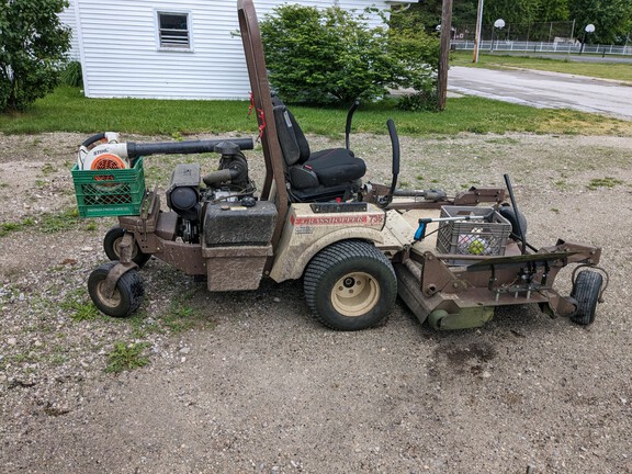 2018 Grasshopper 735BT Mower/Front Deck