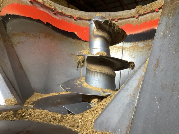 2016 Kuhn VT168 Grinder Mixer