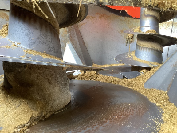 2016 Kuhn VT168 Grinder Mixer