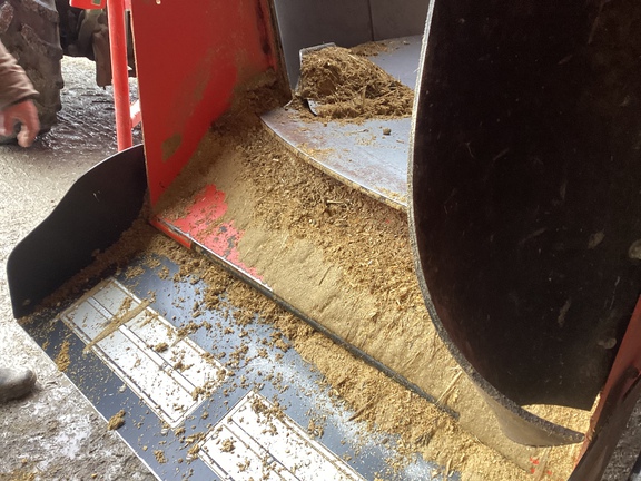 2016 Kuhn VT168 Grinder Mixer