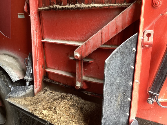 2016 Kuhn VT168 Grinder Mixer