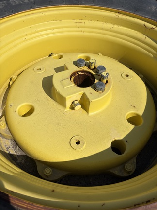 Firestone 420/85R34 Tires