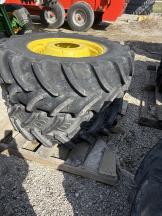Firestone 380/70R24 Tires