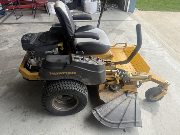 2016 Hustler Excel Raptor FlipUp 25 Mower/Zero Turn