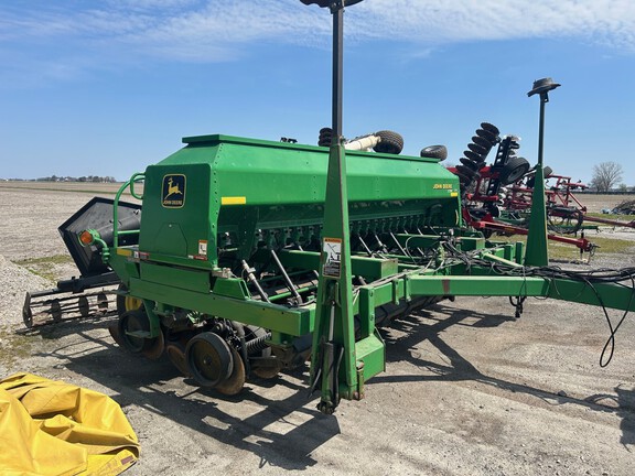 1999 John Deere 1560 Drill