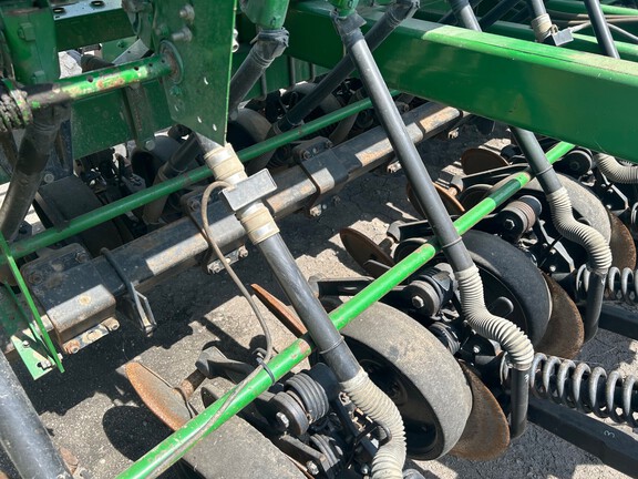 1999 John Deere 1560 Drill