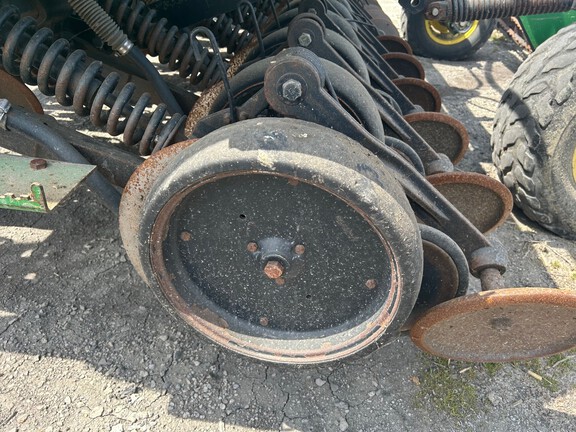 1999 John Deere 1560 Drill