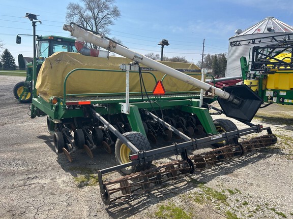 1999 John Deere 1560 Drill