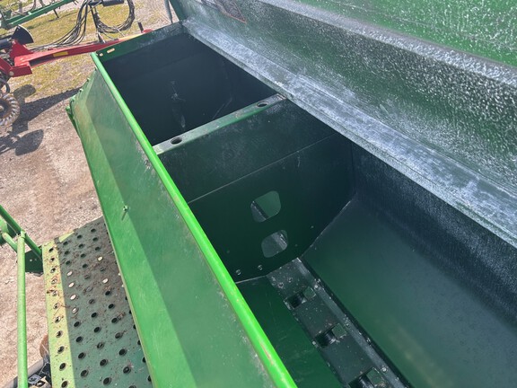 1999 John Deere 1560 Drill