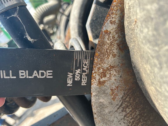 1999 John Deere 1560 Drill