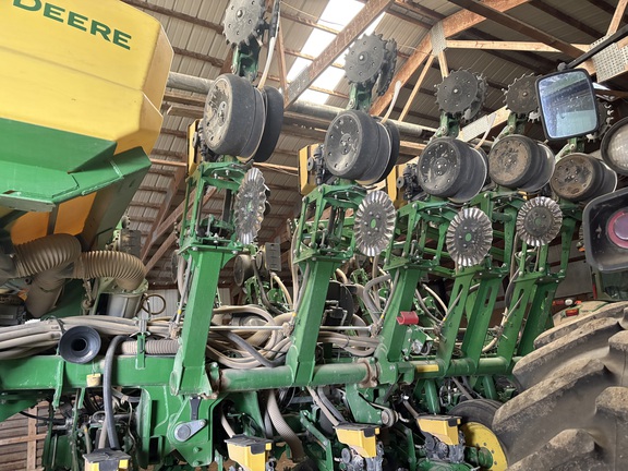 2022 John Deere 1795 Planter