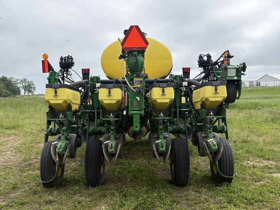 2015 John Deere 1775NT Planter