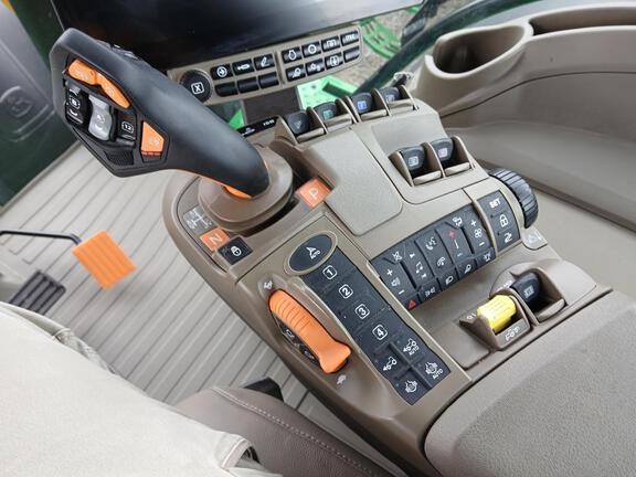 2024 John Deere 8R 370 Tractor