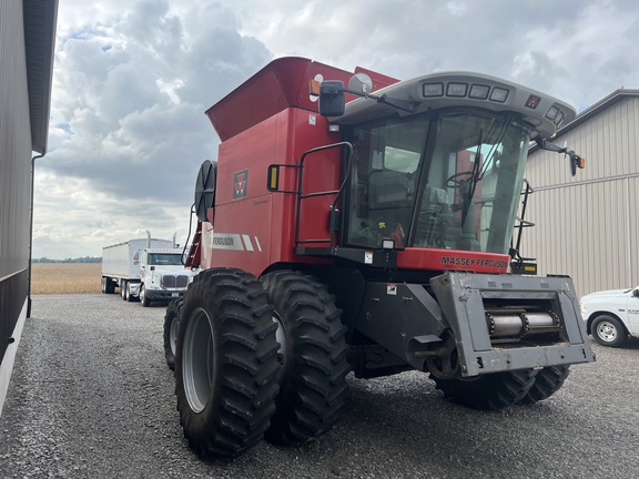 2007 Massey Ferguson 9690 Combine