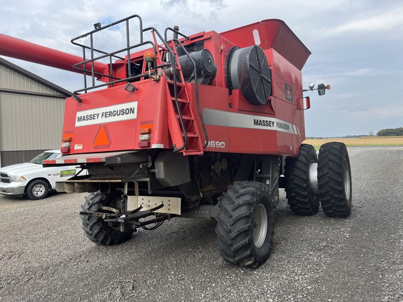 2007 Massey Ferguson 9690 Combine