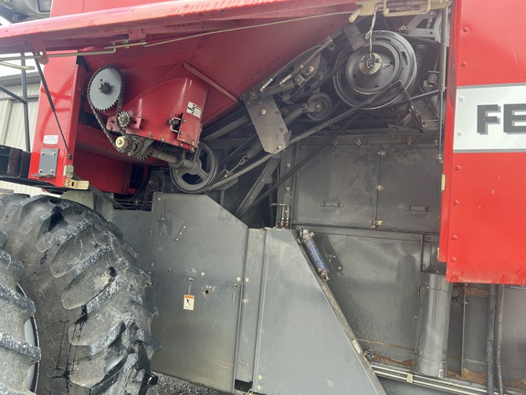 2007 Massey Ferguson 9690 Combine