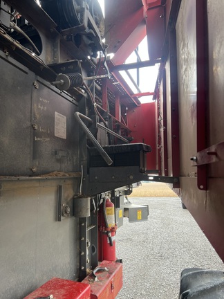 2007 Massey Ferguson 9690 Combine