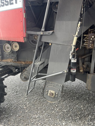 2007 Massey Ferguson 9690 Combine