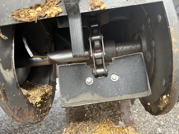 2007 Massey Ferguson 9690 Combine