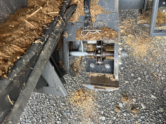 2007 Massey Ferguson 9690 Combine