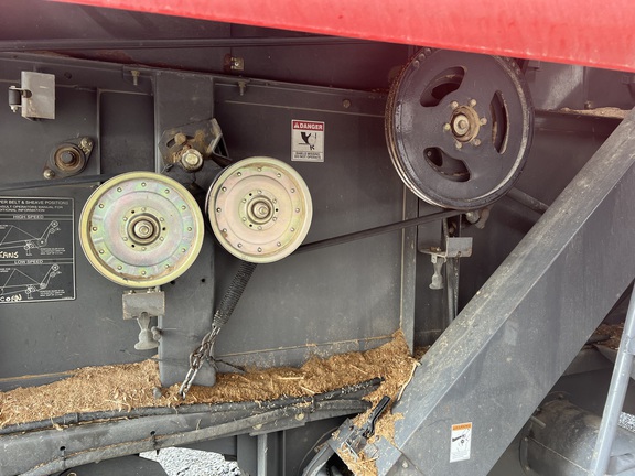 2007 Massey Ferguson 9690 Combine