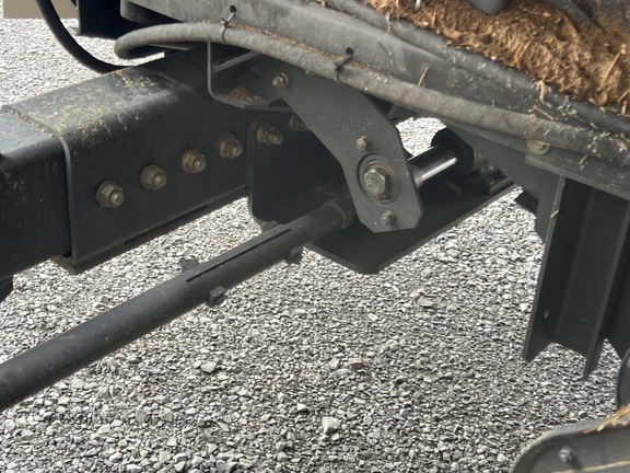 2007 Massey Ferguson 9690 Combine