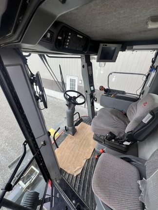 2007 Massey Ferguson 9690 Combine