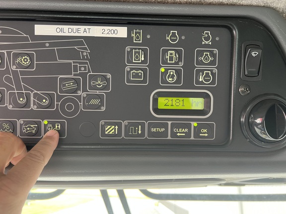 2007 Massey Ferguson 9690 Combine