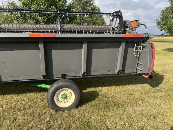 2009 Massey Ferguson 8200-30F Header Combine