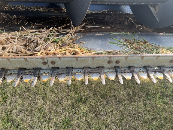 2009 Massey Ferguson 8200-30F Header Combine