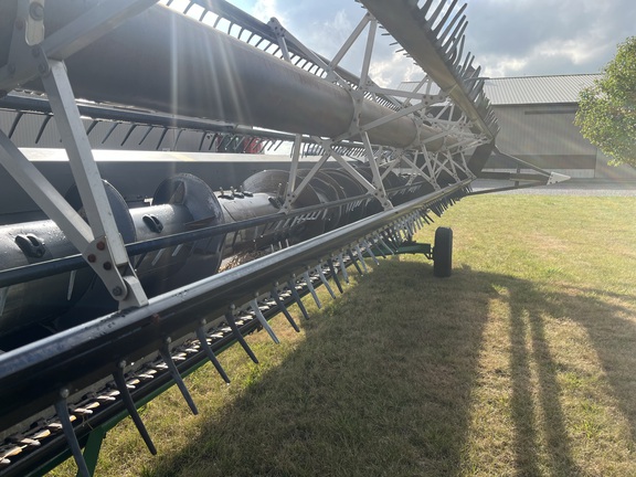 2009 Massey Ferguson 8200-30F Header Combine