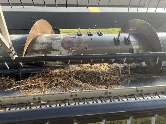 2009 Massey Ferguson 8200-30F Header Combine