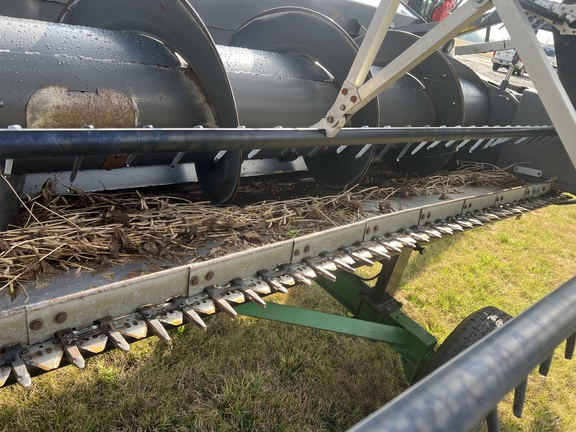 2009 Massey Ferguson 8200-30F Header Combine