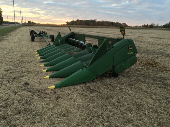 2008 John Deere 608C Header Corn Head