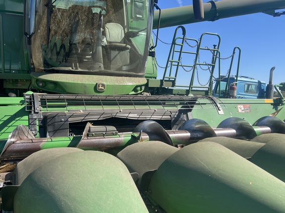 1998 John Deere 893 Header Corn Head